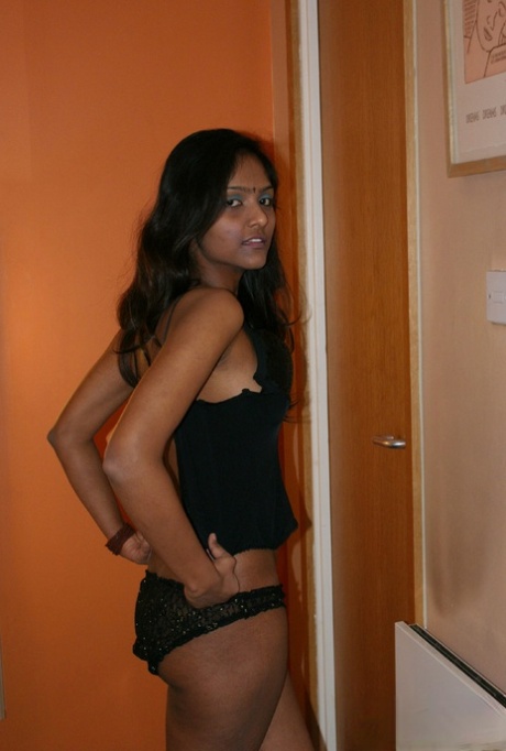 Divya Yogesh gorący model kolekcja