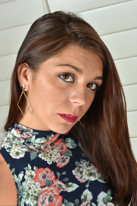 Olivia Lua nagie gwiazdy galerie